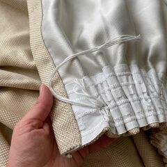 カーテン（ベージュ）の画像
