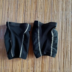 バレーボール膝サポーターの画像