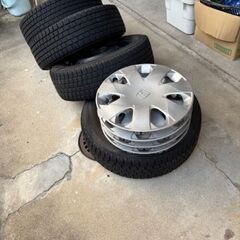 ホンダフリード純正15インチホイール＋スタッドレスタイヤ4分山(ホイルキャップ付)の画像