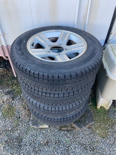スタッドレスタイヤジムニー175/80R16