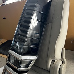 トヨタＶOＸYテールレンズの画像