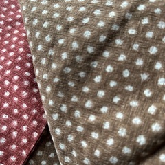  【12/7削除します】座布団カバー色違い2枚　ご希望あれば座布団も差し上げますの画像