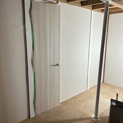 クッションフロアを張るのを手伝って欲しい！経験者お願いします🙇‍♀️時給¥1500の画像