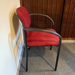 椅子（金属パイプ製）の画像