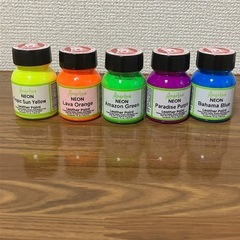 エアブラシとアンジェラスペイントセットの画像