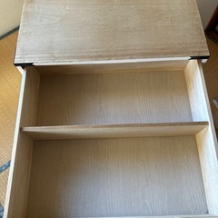 小さな桐ダンスの画像