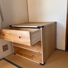 小さな桐ダンスの画像