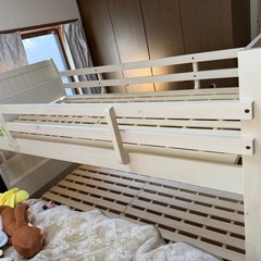 美品❗️引き出し収納付き2段ベッドの画像