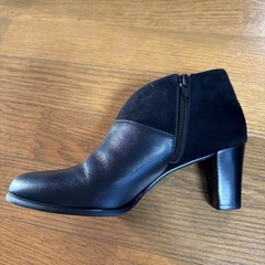 ほぼ新品！ショートブーツ　　24.5cmの画像