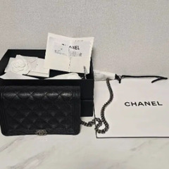 シャネル ボーイWOC 銀色 内蔵チップの画像