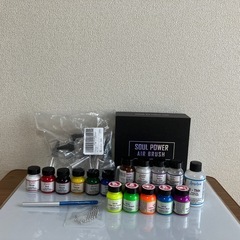 エアブラシとアンジェラスペイントセットの画像