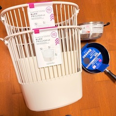 日用品 まとめ売り 菜箸 フライパン 鍋 バスケット お箸 菜箸 竹串 ふきん お茶パック スポンジ メラミンスポンジ シンク下整理棚 トング フック 等の画像