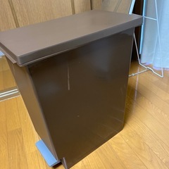 45L ゴミ箱の画像