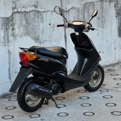 大人気セール‼️実走行1.1万キロ🏃‍♀️安心のバッテリー新品✨️前後タイヤまだまだ山あり🗻嬉しいシート張替え♪嬉しいオイル満タン補充済み🈵オイル交換不要⭕️継ぎ足しだけで🆗2サイクルでパワフルな走り💨SA16J ジョグ✴の画像