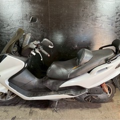 ★支払総額3.3万円★買取強化中！まずはカンタン無料査定まで♪ ヤマハ マジェスティ125FI 白 車格大きい125cc！ 4ストインジェクション！ フロントディスクブレーキ！ 激安小型！ 社外リアサス！の画像