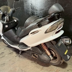 ★支払総額3.3万円★買取強化中！まずはカンタン無料査定まで♪ ヤマハ マジェスティ125FI 白 車格大きい125cc！ 4ストインジェクション！ フロントディスクブレーキ！ 激安小型！ 社外リアサス！の画像