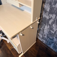 勉強机　学習机　ニトリの画像