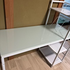 美品♡ガラス天板のPCデスク♡ホワイトの画像