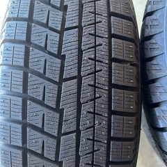 履き替え無料中古スタッドレスタイヤ185/65R15 88Q ヨコハマiG60の画像