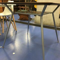 ★リユースのサカイ横浜南店★YM1647  ダイニングテーブル ブラウン W80×D80×H71 クリーニング済みの画像