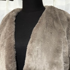 新品タグ付き　アベイル　RagOut フェイクファージャケットの画像