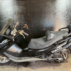 ★支払総額3.5万円★定休日なし！いつでも現車確認可能です！ ヤマハ マジェスティ125FI 黒 人気のコマジェ！ 車格大きい125cc！ 4ストインジェクション！ 社外ハンドル、ポスト！の画像