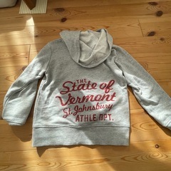 130  グレーパーカーの画像