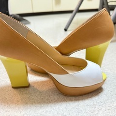 本革靴ハイヒールの画像