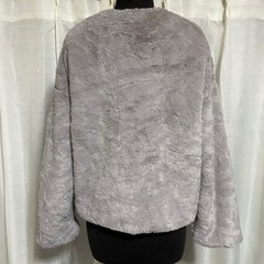 新品タグ付き アベイル　RagOut フェイクファー　ジャケット　グレーの画像