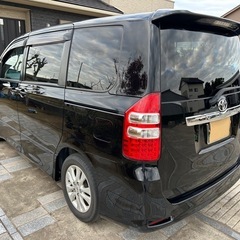 TOYOTAノア　車検1年半付きの画像