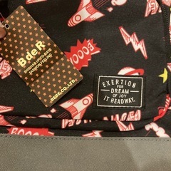 【新品未使用】べべ　男の子向けリュックサック　宇宙柄、ロケット柄　黒の画像