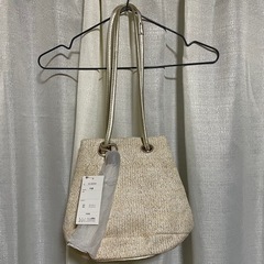 新品タグ付き セミショルダー　バッグの画像