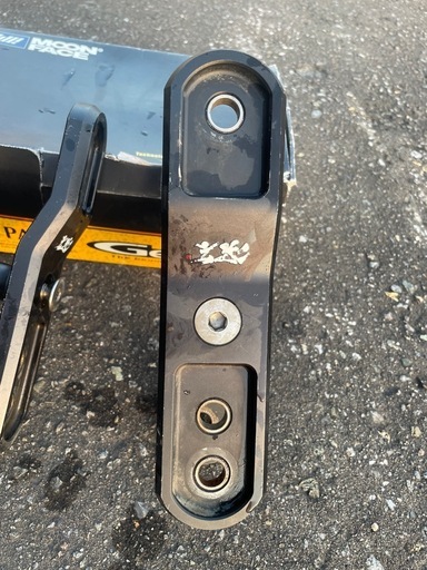 ハイエース　シャックル