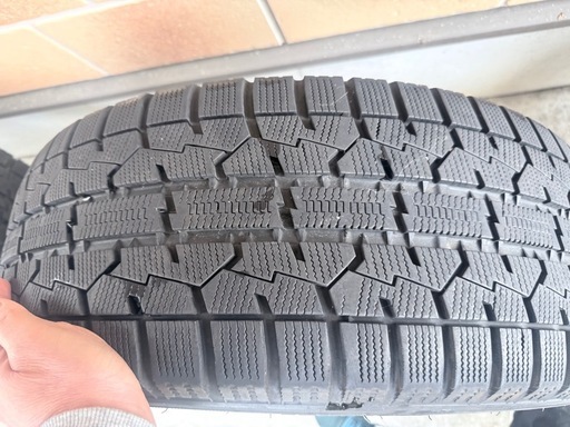 スタッドレス　TOYO GARIT GIZ 225/55R17 
