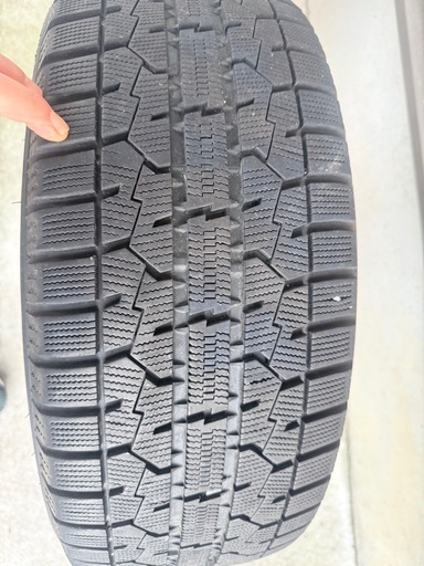 スタッドレス　TOYO GARIT GIZ 225/55R17 
