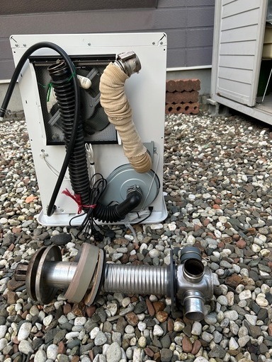 トヨトミ　FF式ストーブ
