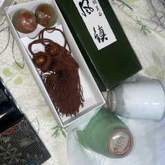 お取引中　　昭和レトロ 色々 大角勲 竜象 骨董品 朱肉 肉池 (古銅?) スズリ 風鎮 LEDランタン 湯呑みの画像