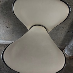バー　チェア　椅子　白の画像