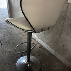 バー　チェア　椅子　白の画像