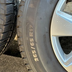 プラド150後期純正265/65R17 タイヤ・ホイール4本セットの画像