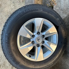 プラド150後期純正265/65R17 タイヤ・ホイール4本セットの画像
