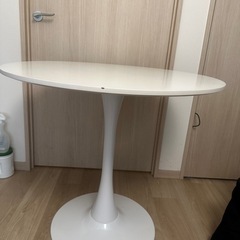 【お譲り先決定】白いテーブルの画像