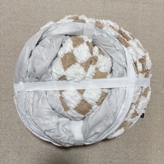 お値下げしました！猫 折り畳み おもちゃ トンネル O型 クッション ブラウンの画像