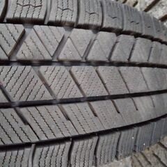 使用期間約1ヶ月 現行モデルのブリヂストン BLIZZAK VRX3 スタッドレスタイヤ＋ホイール付 ４本セットの画像