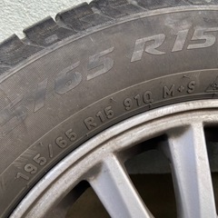 PIRELLIスタッドレスタイヤ　ホイール付きの画像