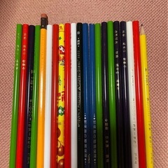 鉛筆(使用したもの含む)37本と鉛筆補助軸 セット ※2枚目にも商品載せていますの画像