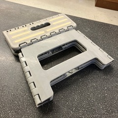 M2511-510 折りたたみ式 ステップ スツール グレー 1段 キズ汚れ有り　の画像