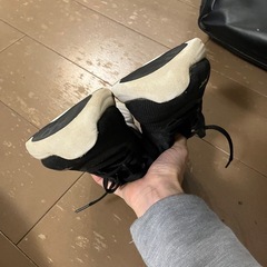 Pumaのブラックスニーカー21の画像