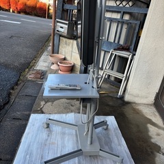 シャープAQUOSLC-20E5 キャスター付きTV台セットの画像