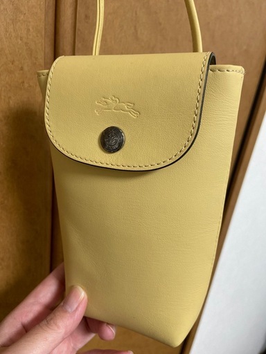 ロンシャン　スマホポーチ